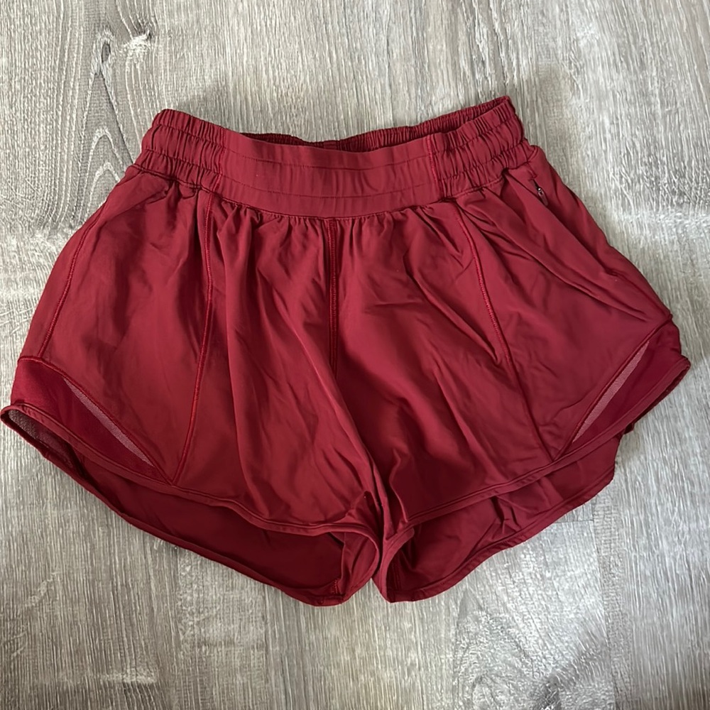 Lululemon 4” size 4 Hotty Hot shorts